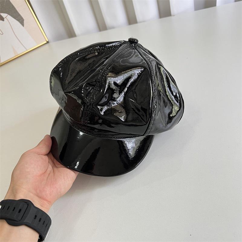 

Яркая кожаная ПУ восьмиугольная шляпа женская модная повседневная универсальная шляпа художника для шопинга трендовый бренд шляпа газетчика осенне-зимняя шляпа M（56-58cm） чёрный