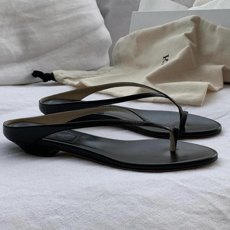 

Niche design low-heeled flip-flops shoes women s 2025 summer open-toed casual sandals temperament casual sandals 40 чорний