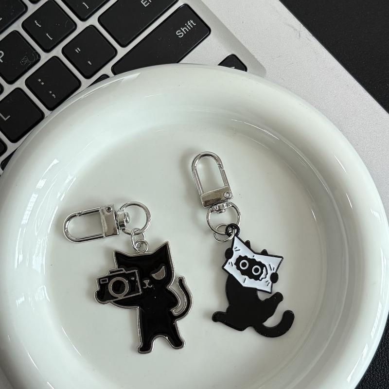 Cute Black Cat Enamel Keychain Creative Kitten Design Lightweight Key Ring for Handbag Decor Small Gift for Cat Enthusiasts
