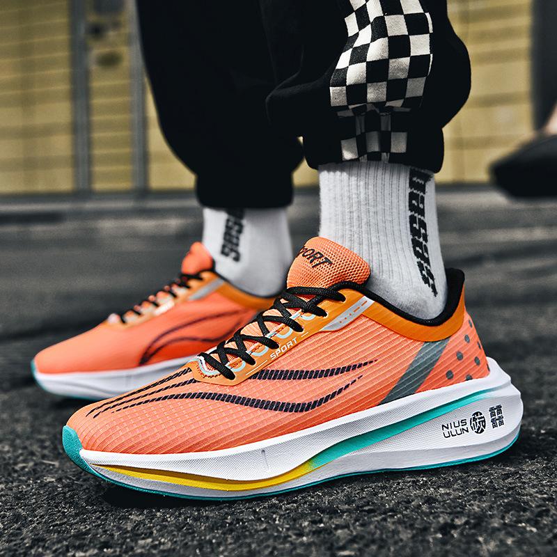 Four Seasons Breathable Flying Weaving Sneakers Men's and Women's Ultra Light Shock Absorbing Popcorn Soft Sole Travel Shoes Couple Running Shoes