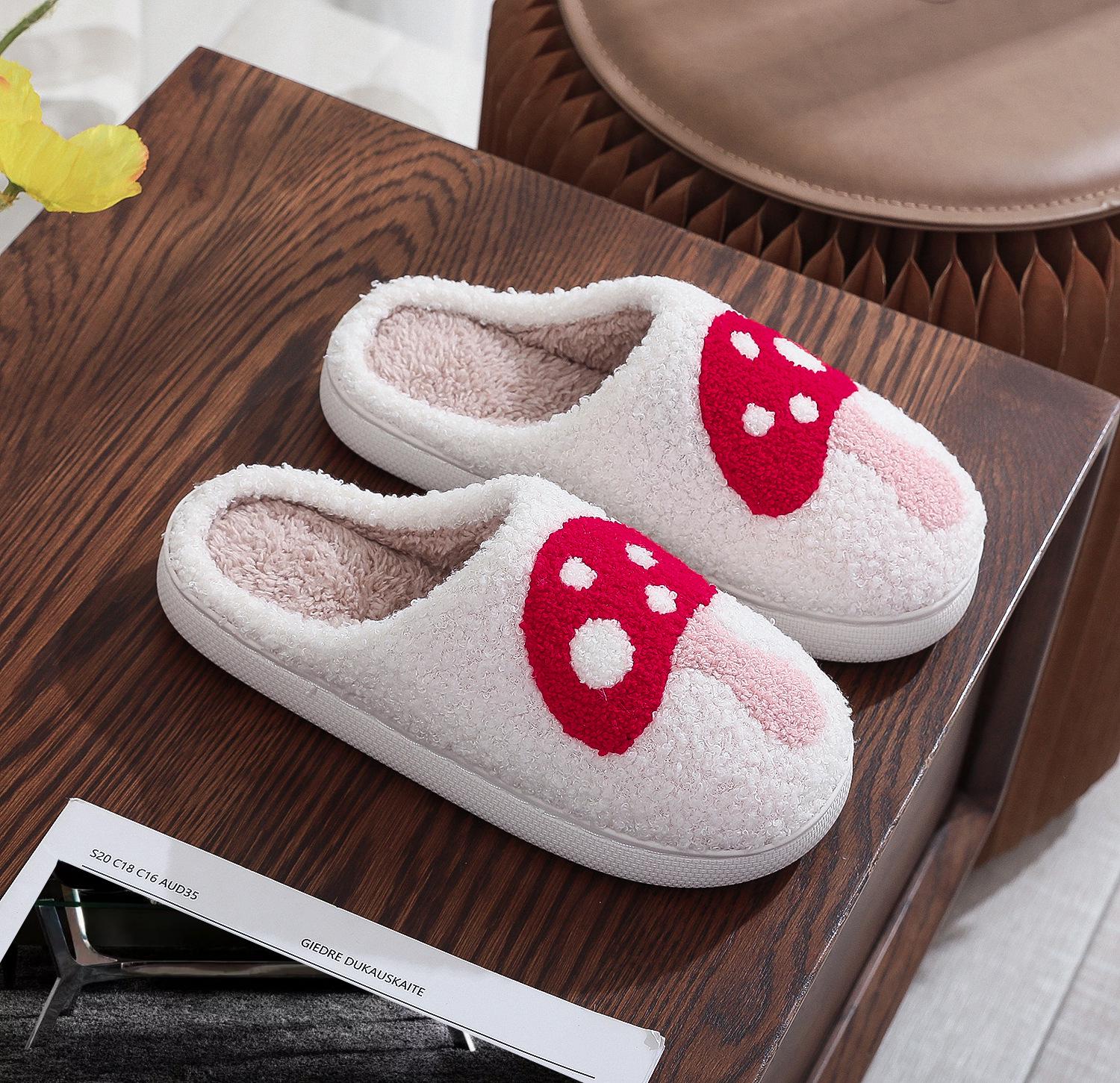 

Mushroom Cotton Plush Slippers for Couples - Warm Indoor Shoes for Men & Women 42-43