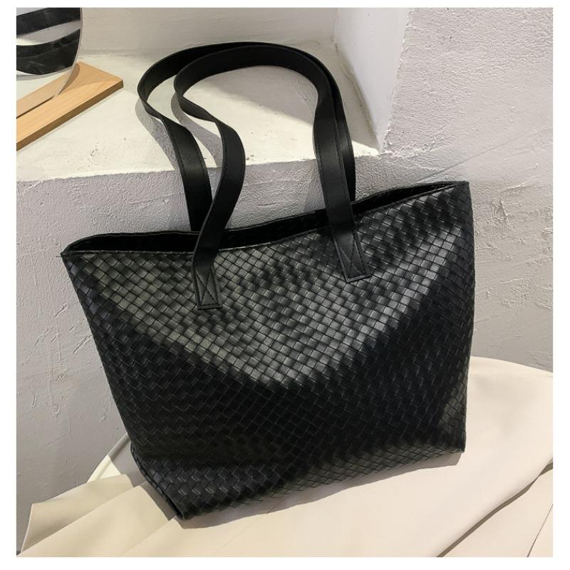 Bag Women's New Trendy Retro Shoulder Bag Simple Large Capacity Casual Fashion Portable Tote Bag