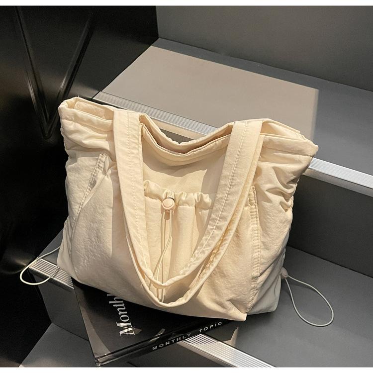 Large Capacity Tote Bag Women's 2025 New Trendy Casual Lightweight Commuter Bag Shoulder Pleated Drawstring Laptop Bag