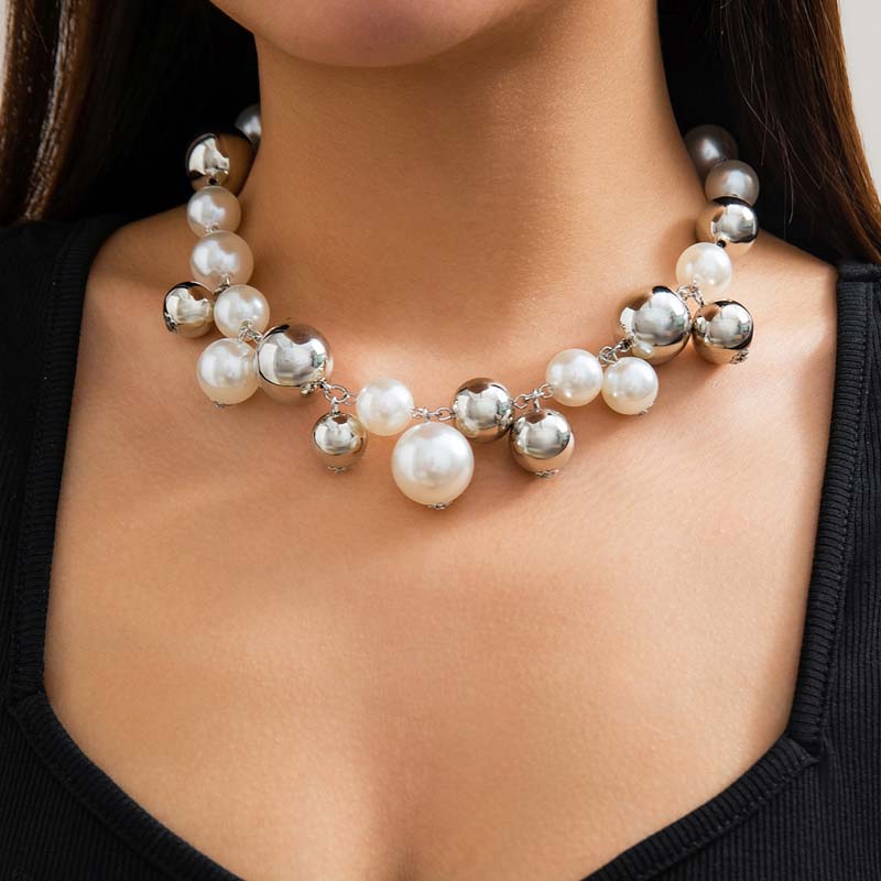 Exaggerated Metal Big Ball Pearls Bead Choker Necklace for Women Vintage Punk Chunky Clavicle Chain Necklace Bride Jewelry