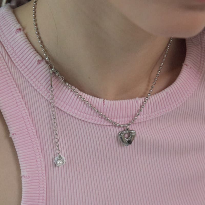 

MERRYMOTIVE Vintage heart with surgical ball chain necklace Free
