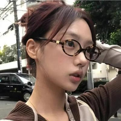 Gafas Y2K Retro con Montura Ovalada Anti Luz Azul Gafas Negras Blancas para Chicas Dulces y Geniales Gafas Vintage Simples para Mujeres Gafas Lisas Gafas