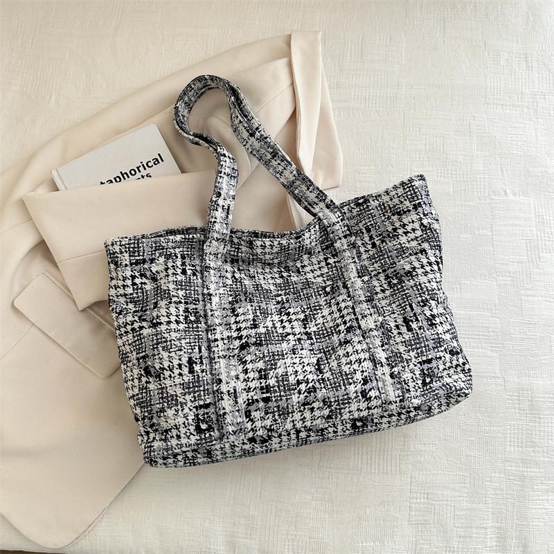 Fashionable And Practical Womens Shopping Bag With Unique Street Style Design