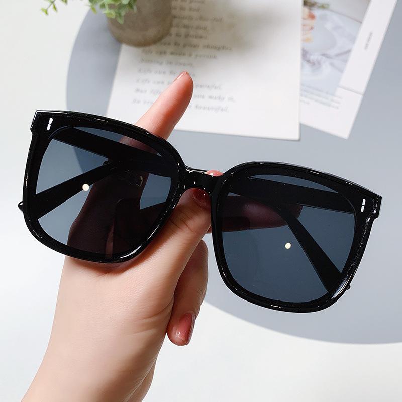 Square Sunglasses Women Vintage Oversize Sun Glasses Black Gradient UV400 Protection Unisex Fashion