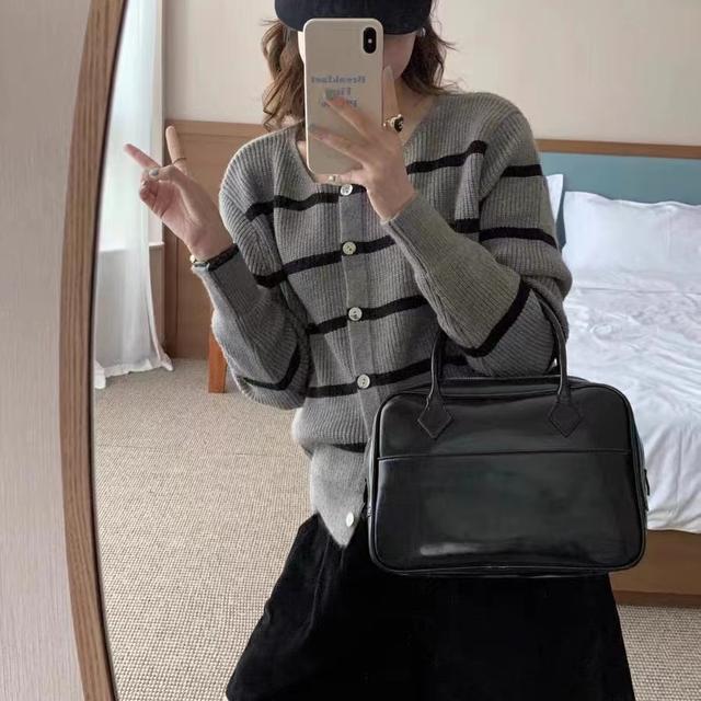 Strickjacke 2023 Herbst/Winter Gestreifte Strickjacke Frauen Design Gefühl Weich Klebrigen Arctic Velvet Academy Pullover Weiblichen Mantel