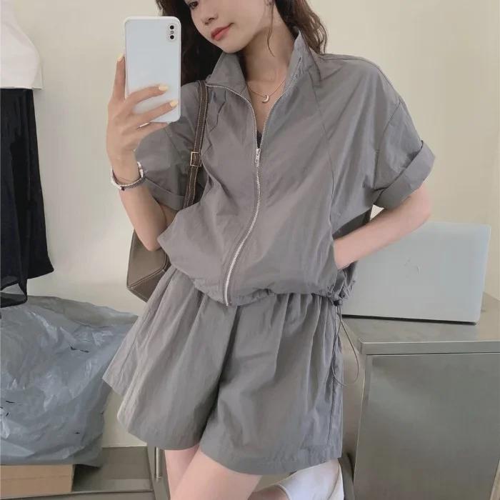 

Женский розовый солнцезащитный повседневный спортивный комплект из двух предметов 2024 года — свободный летний костюм с тонкими шортами. S [up to 90 lbs]