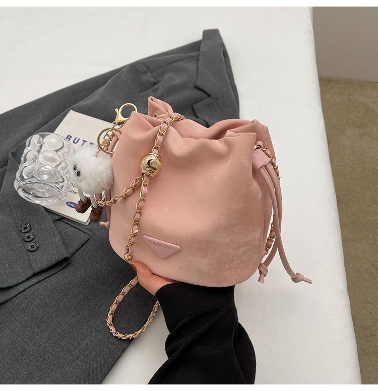 New niche design bag shoulder crossbody versatile trendy bucket drawstring chain bag