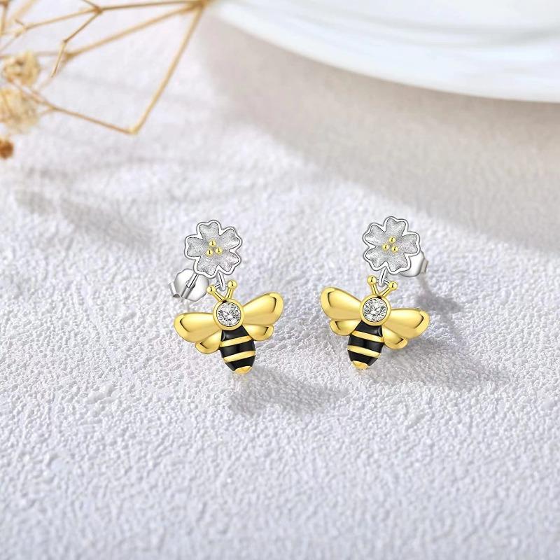 Carlisle Bee Earrings for Women with Sweet Flower Earrings Simple Temperament