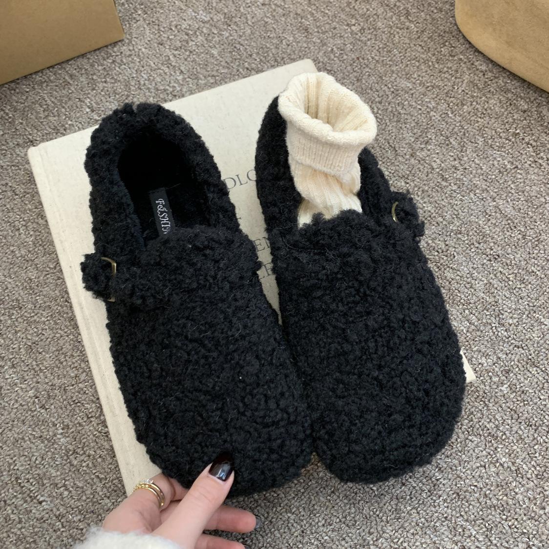 

Кожаные ботинки на толстой подошве 8 см с полым каблуком ревень женские 2025 лето новые популярные ботинки универсальные короткие ботинки одинарные ботинки 40 чёрный