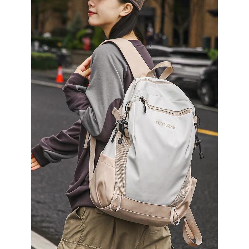 Outdoor large-capacity lightweight travel backpack New waterproof lightweight mountaineering hiking leisure travel sports backpack