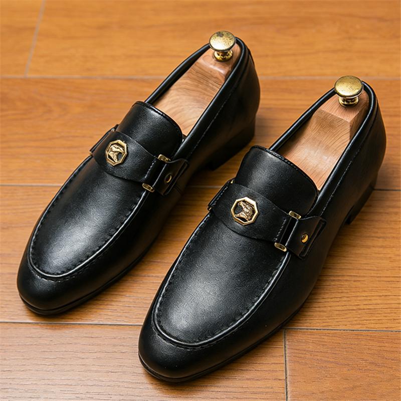 British Fashion Gentleman Pointed Metal Badge Loafers Shoes Men Formal Wedding Prom Dress Homecoming Pageant  Zapatillas Hombre