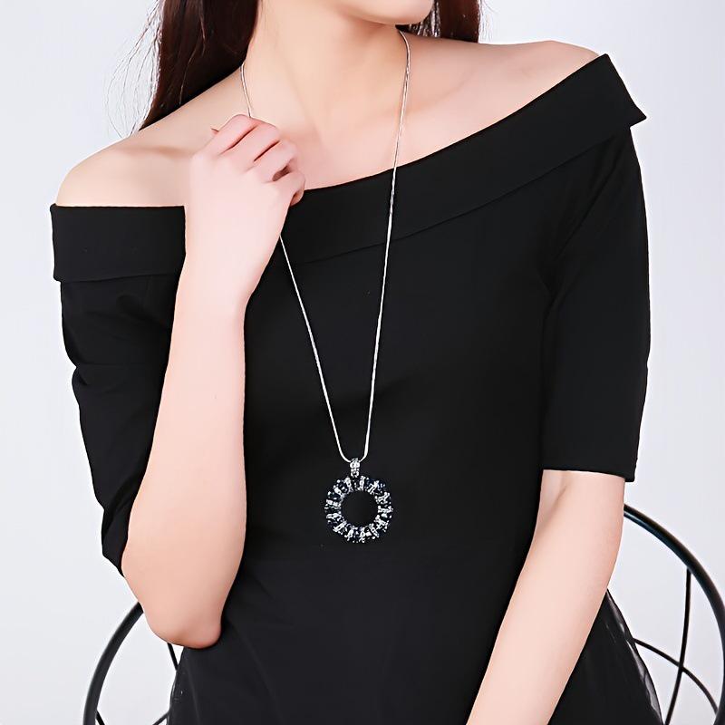 Korean Style Bling Rhinestone Pendant Sweater Chain Necklace for Women - Elegant and Versatile Autumn/Winter Accessory