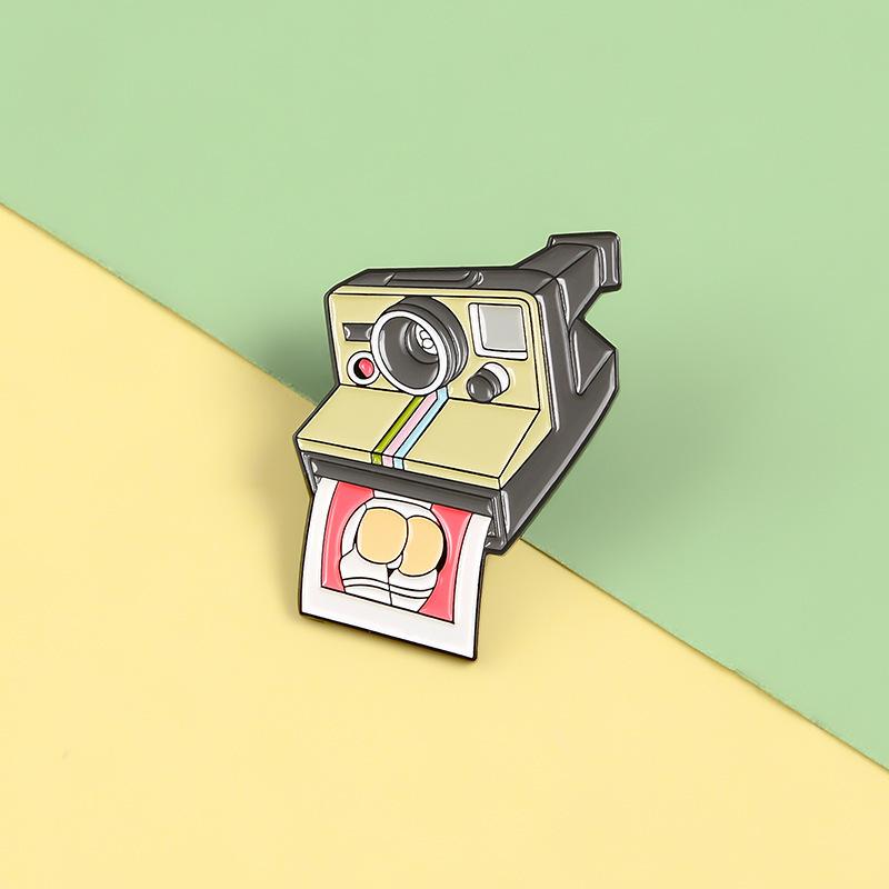 Creative Cartoon Fashion Instant Camera Brooch - Personalized Design Alloy Accessory