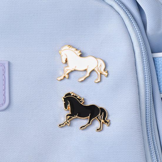 Pferdebrosche Chinesischer Stil Emaille-Anstecknadel Glattes Liniendesign Tieranstecknadel Metalleinfassung Leicht Anzugreversabzeichen