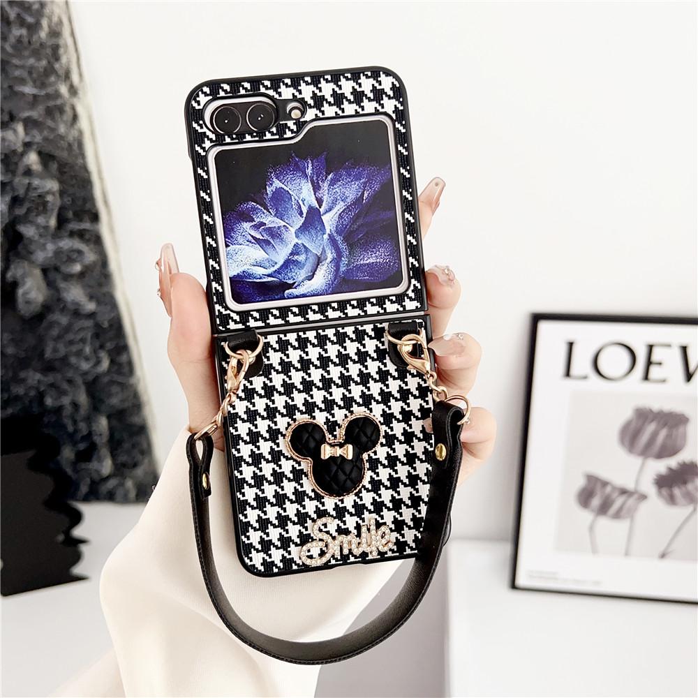 Luxury Plaid Leather Bracelet Case For Samsung Galaxy Z Flip 5 Z Flip 4 3 Cute Bear Camellia Flower Pearls Shockproof Back Cover