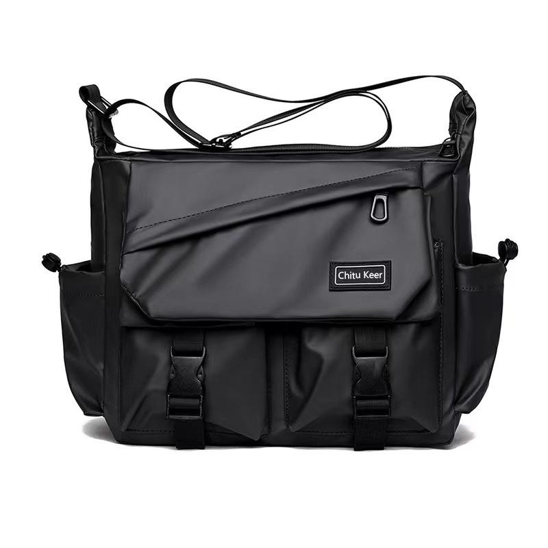 Large capacity men's 2025 fashion trend convenient commuting simple solid color messenger bag crossbody backpack