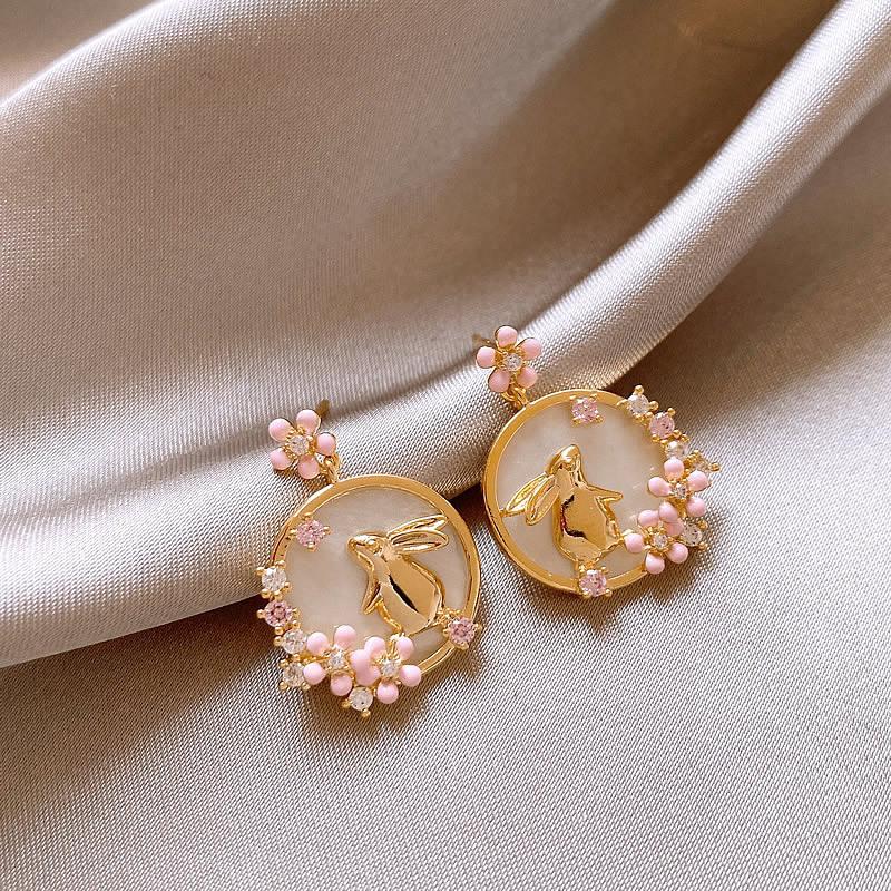 Shell dripping oil flower rabbit earrings light luxury niche temperament earrings versatile fashion personalized earrings