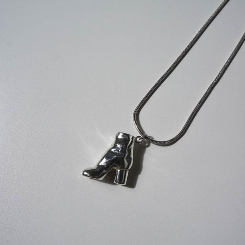 YEONSEUNG Boot necklace