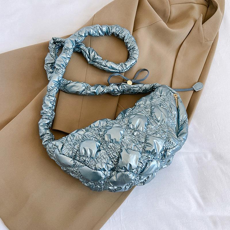 Large capacity bag women's 2025 new summer niche design shoulder messenger bag fashion casual underarm dumpling bag