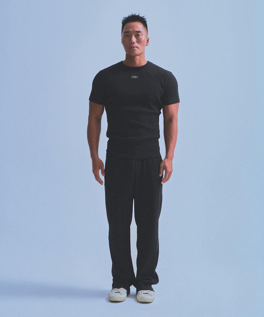 BORN TO WIN Ribbed B Pendant Muscle Fit T-Shirts [Black]