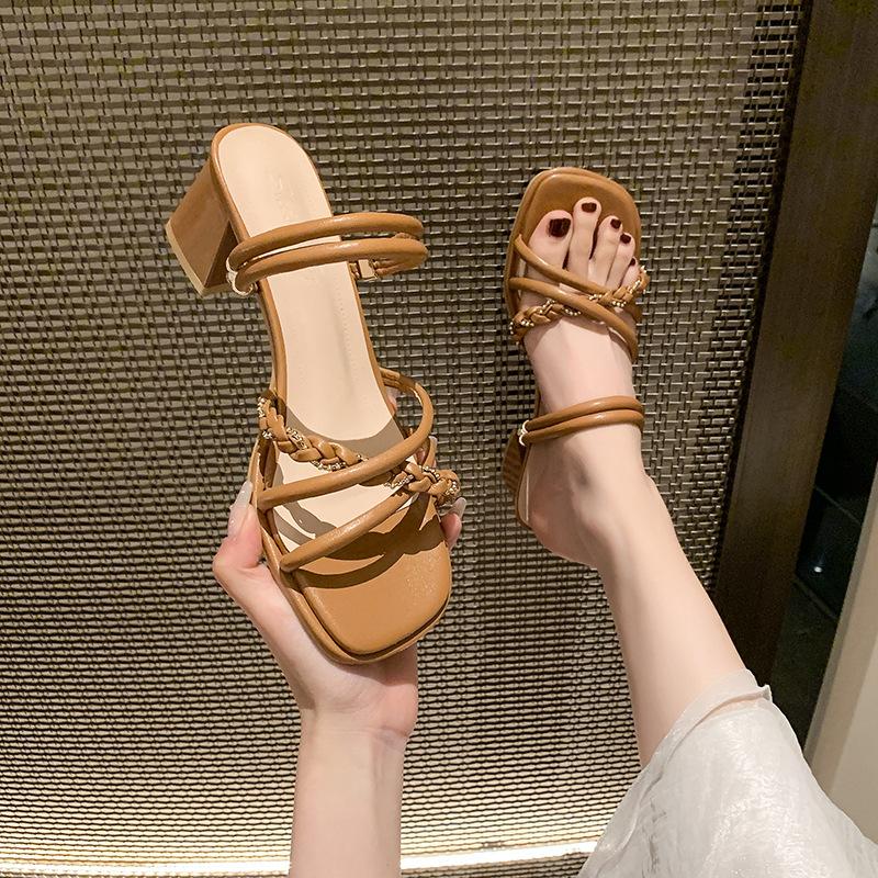 

Одно слово с босоножками на высоком каблуке женские 2025 новые шлепанцы на толстом каблуке женские летние два способа носки с квадратным носком плетеные летние сандалии 40 темно-коричневого