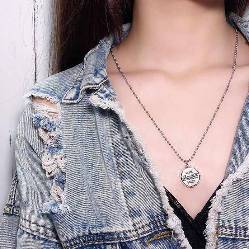 Elegant Metal Heart Clavicle Necklace for Women - Light Luxury Design