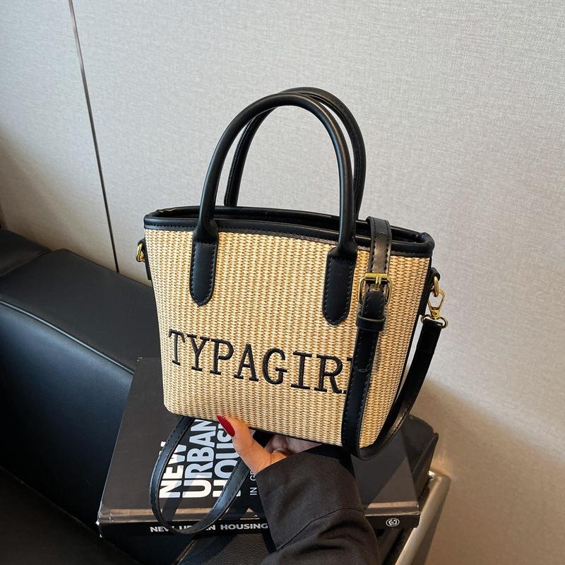 

Popular contrasting small bags women s new spring and summer versatile messenger bags fashionable portable bucket bags чорний