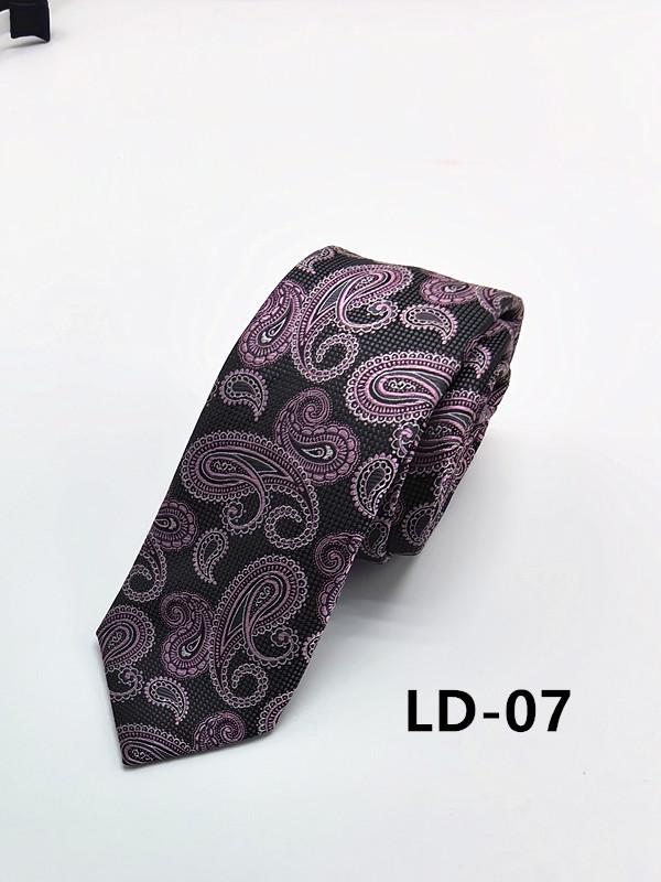 Handmade Paisley Tie for Trendy Gentlemen