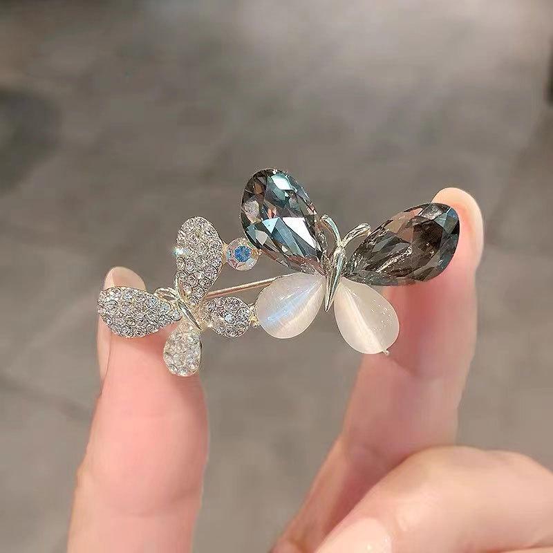 2025 Elegant Deer Brooch with Cat's Eye Rhinestone for Suit or Clothing Accessory