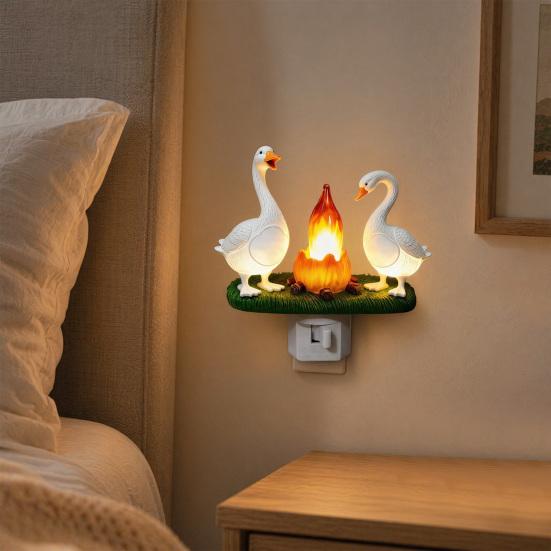 Goose Campfire Night Light, 3D Small Electric Faux Flame Flicker Light, Battery Operated Bedside Light for Nursery, Dorm Decor