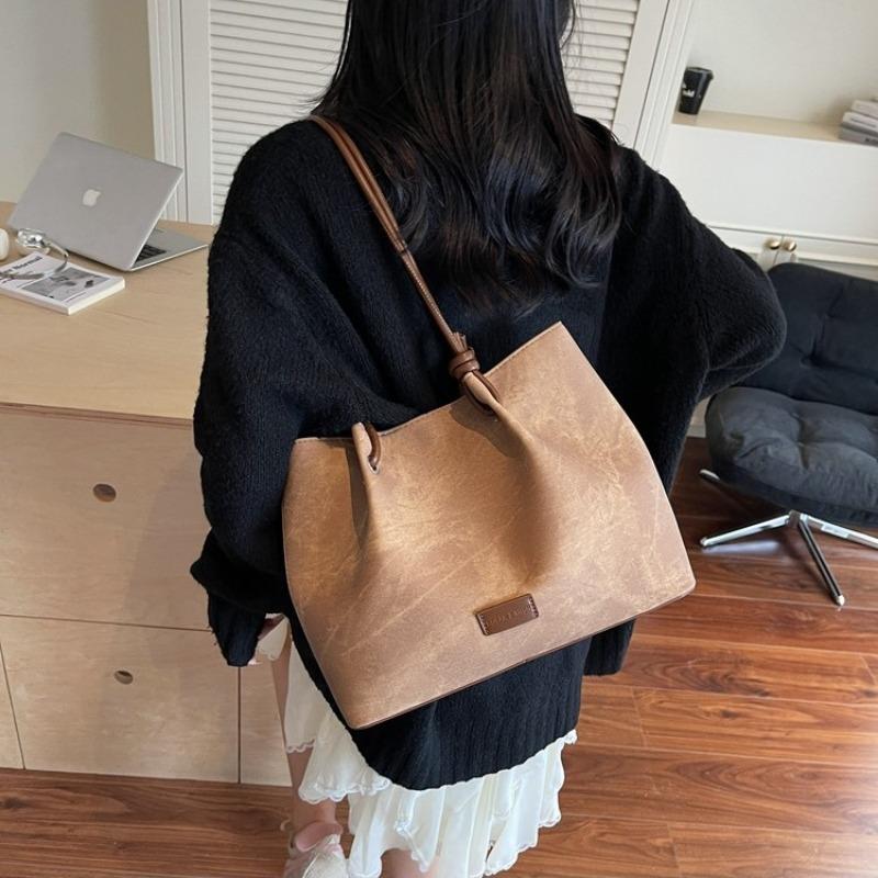 Large-capacity bag women's summer versatile new simple pleated shoulder bag casual commuter tote bag