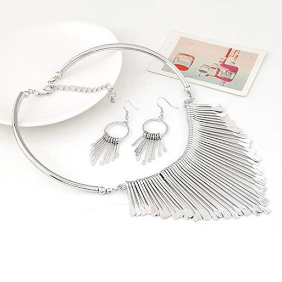 Women's Fashion Luxury Tassel Pendant Choker Necklace Hook Earrings Jewelry Set
