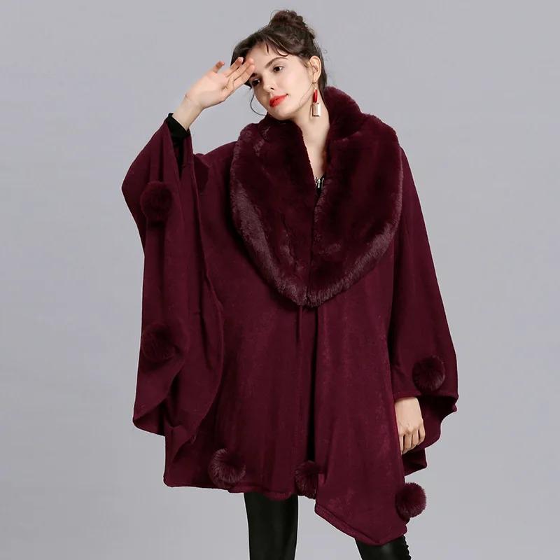 Damen Schwarzer großer Pendelumhang Poncho Winter Pelzknäuel Schal Übergroßer Strickpullover Großer Kunstfuchspelz Hals Strickjacke Mantel