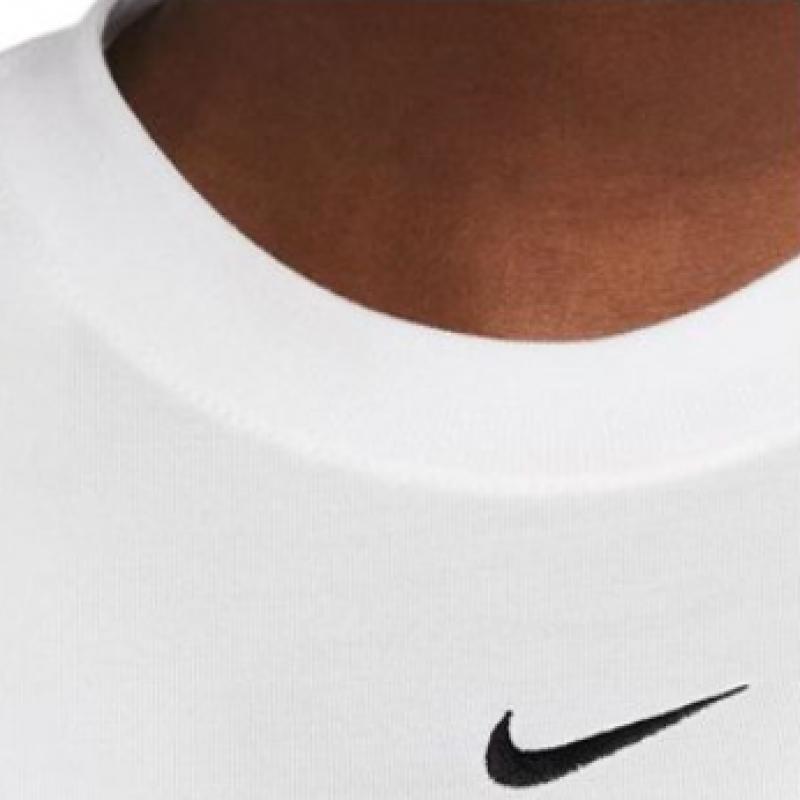 Nike Women S SporTSwear eSSenTialS Slim FiT Cropped T ShirT Fb2873 100