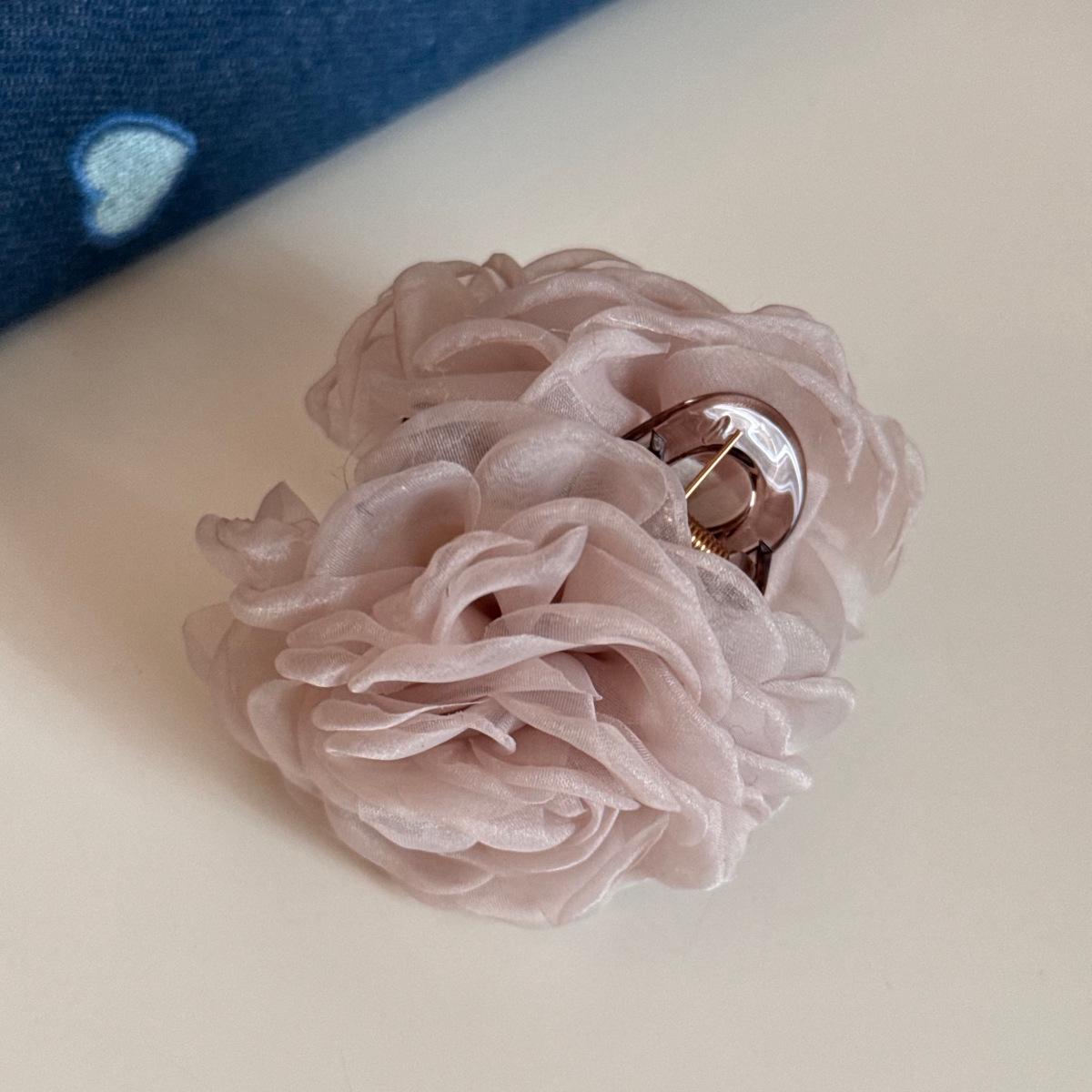

Elegant Rose Mist Hair Claw: Small, Exquisite Floral Clip for Women
