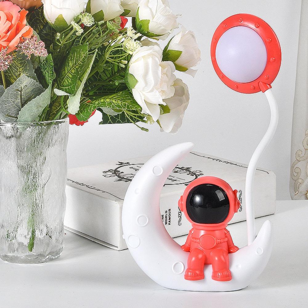 Cute LED Light Moon Astronaut Nightlight White Light Moon LED Desk Lamp 5W Creative Bedroom Night Light