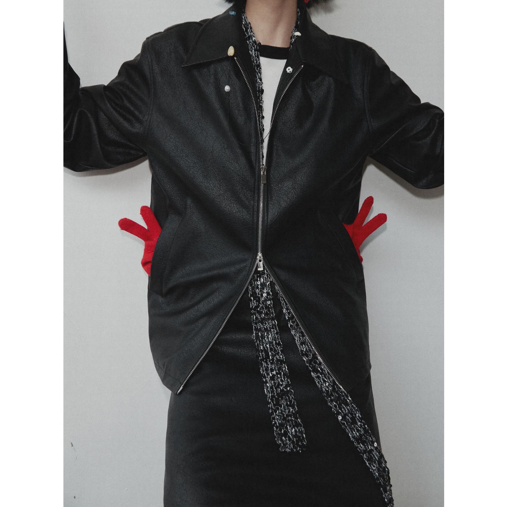 

Женская зимняя стеганая утолщенная кожаная куртка в стиле ретро с двойной молнией из искусственной кожи M