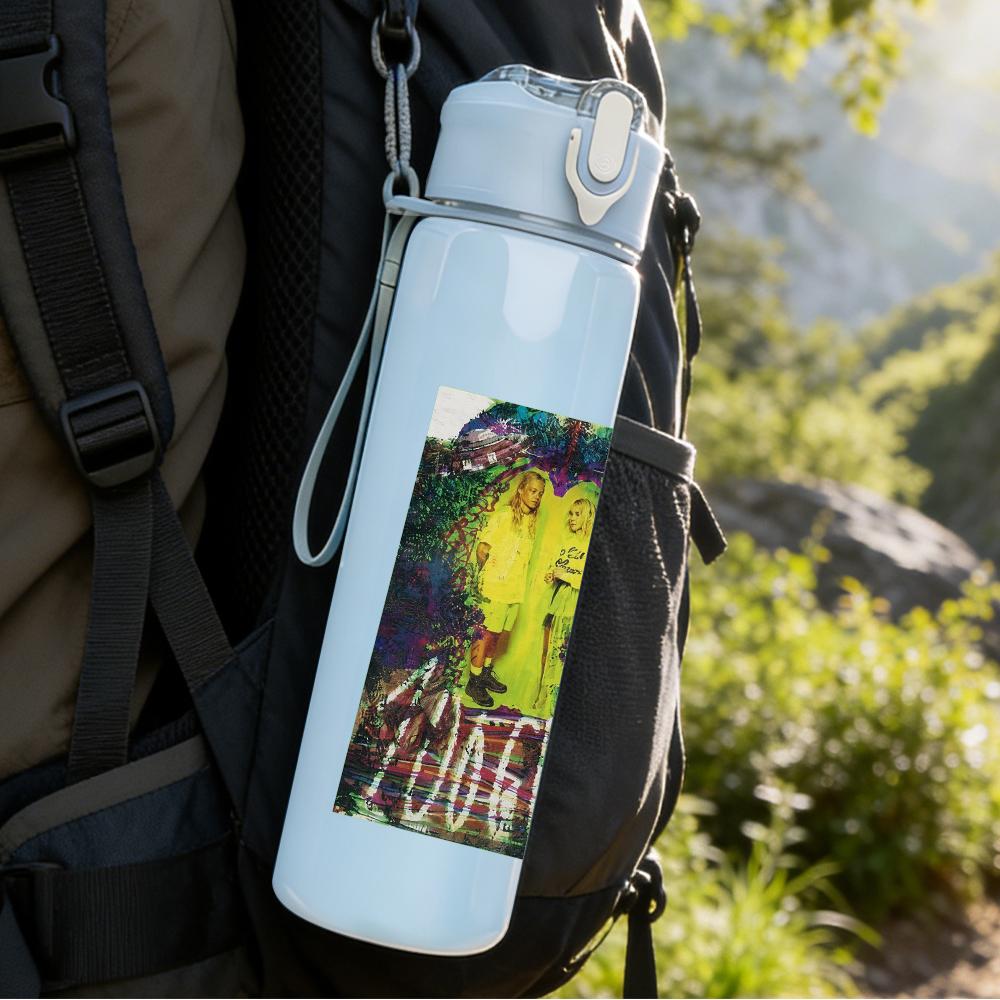 1PC Green Alien Fantasy Retro Grunge Print 750ml Portable Sports Water Bottle Leakproof Gym Outdoor Travel Drink Cup