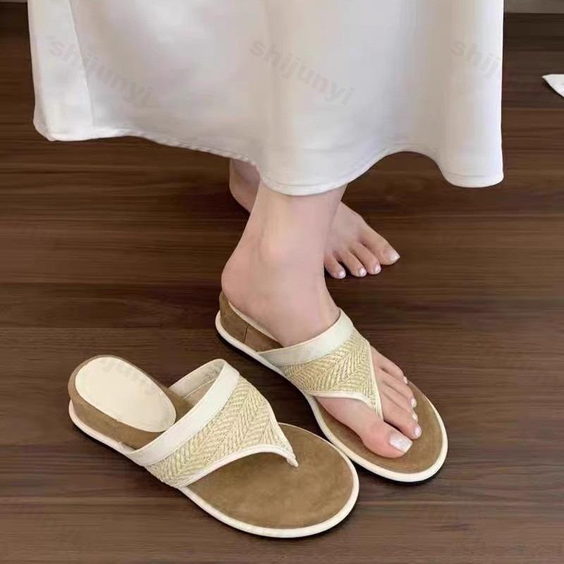 Fashion Soft Soled Woven Designed Casual Flip Flops for Women's 2025 Summer New Fashion Comfortable Wedge Slippers Outdoor Beach Sandals