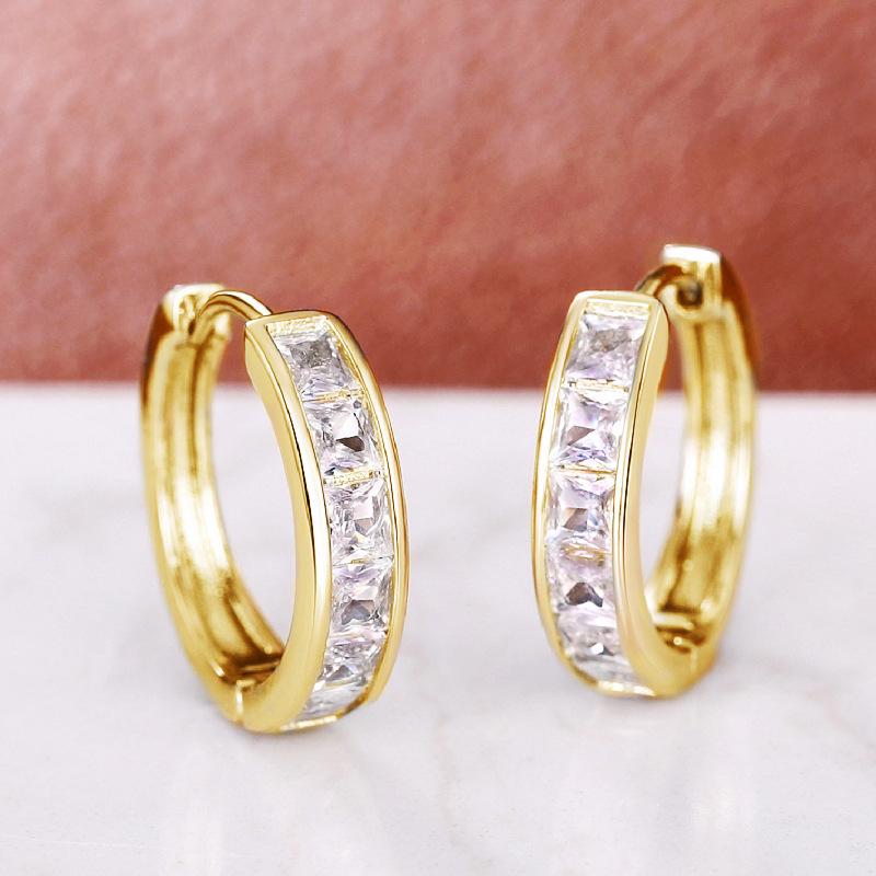 Versatile Light Luxury Ear Hoops: High-End, Classic, Simple Circle Earrings