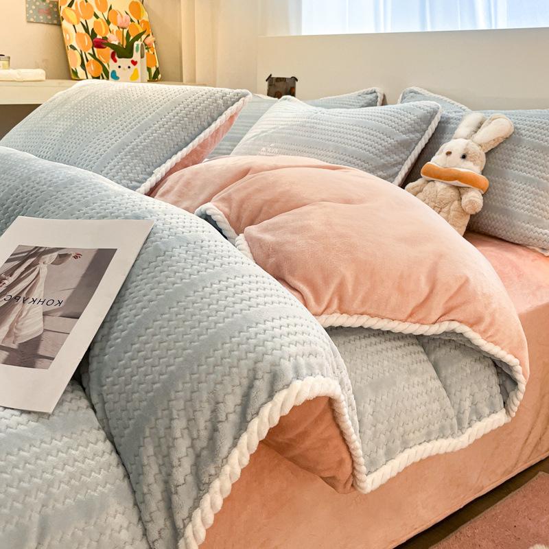 Thickened Jacquard Milk Fleece Winter Bedding Set - Flannel Coral Fleece Duvet Cover with Added Fleece Sheet, Dormitory Three-Piece Set