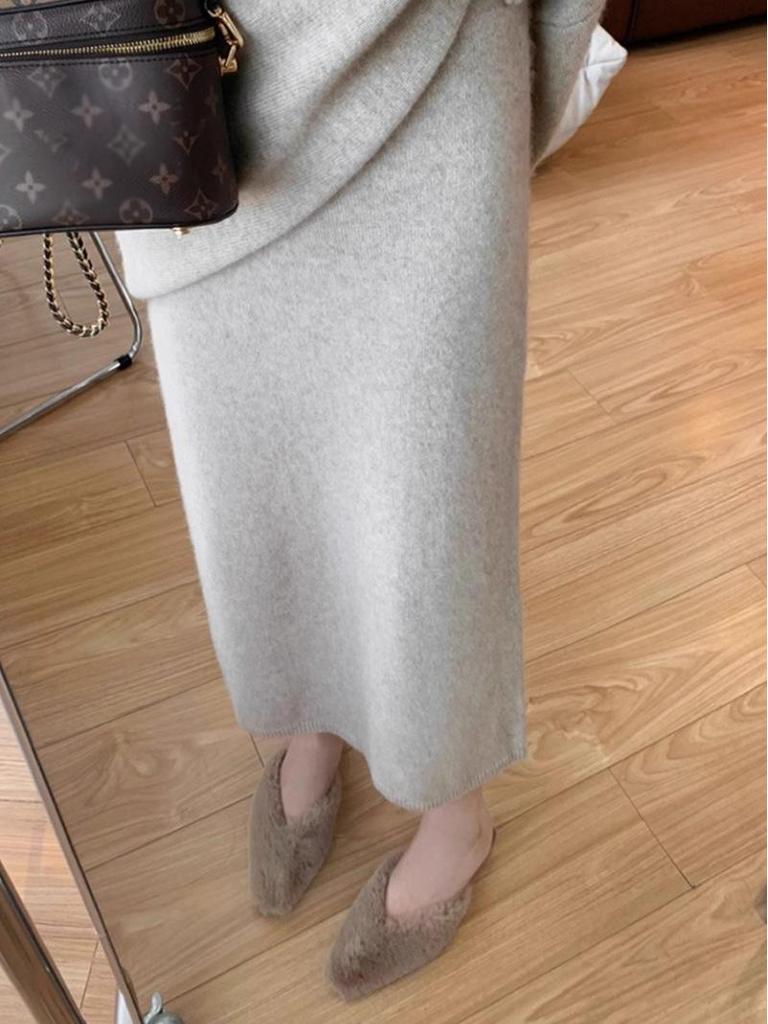 Elegant High-Waisted Women's Knit Skirt - Slimming, Mid-Length, Hip-Hugging, Soft & Glutinous for Autumn and Winter