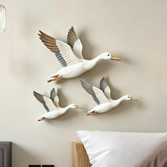 3 Pcs Wooden Duck Wall Decor Rustic Flying Birds Wall Art Vintage Farmhouse Hanging Ornaments for Living Room Bedroom Office