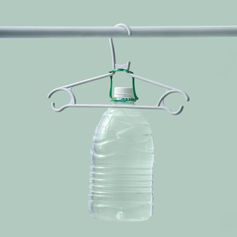 Chahua Lightweight Plastic Hangers (6-Pack)