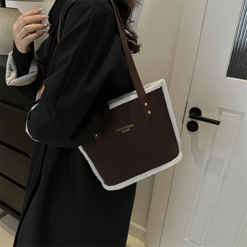 Chic Casual Shoulder Tote Bag For Women In Classic Colors With Durable Pu Material