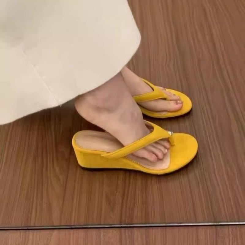 Beach Slippers Platform Flip-flops Heightening New Beautiful Small Summer Beach Sandals